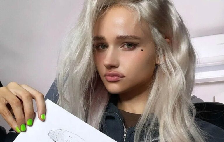julia gisella age